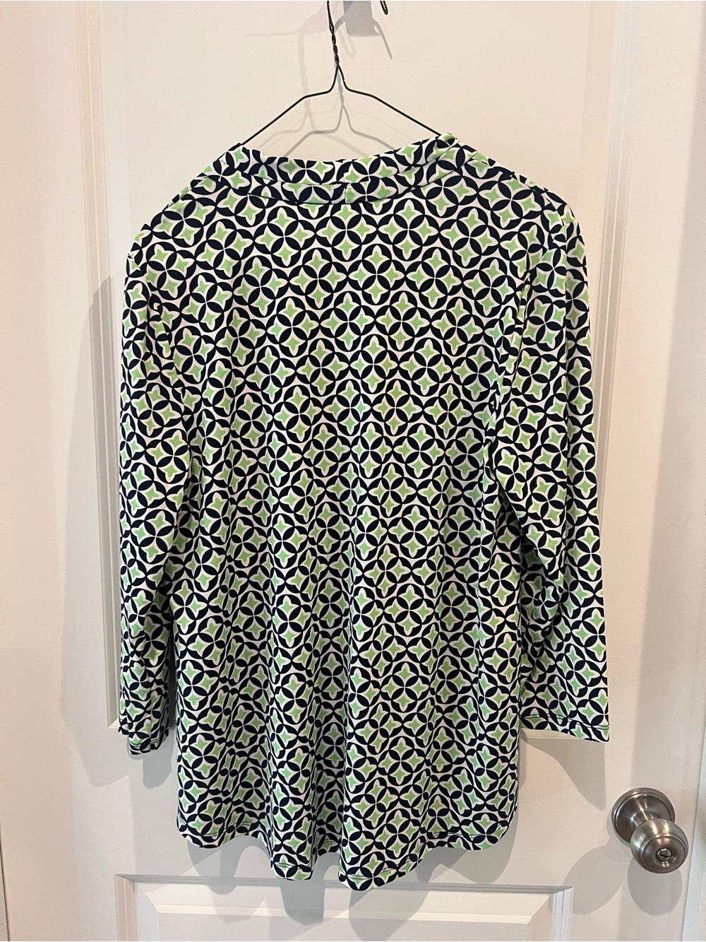 Charter Club Navy & Green Geometric V-Neck Tunic Top Size Medium - Picture 9 of 16